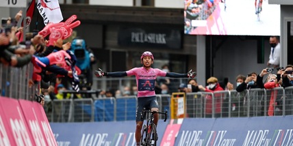 Bernal domina la cima Coppi: Giro d'Italia a un passo