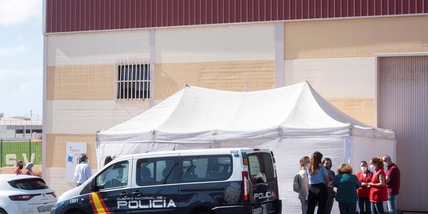 Spagna, lui la violenta e lei gli taglia il pene: arrestata