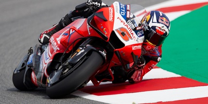 MotoGp, prove libere 2 Gp Catalogna: Zarco in testa, 19° Rossi