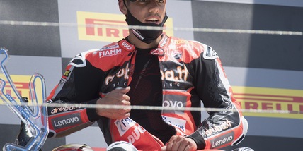 Superbike, Rinaldi vince anche la Superpole Race a Misano