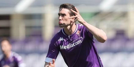 Vlahovic risponde alle voci di mercato: il messaggio alla Juve