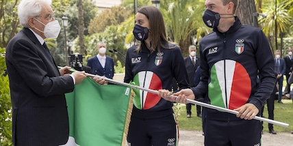 Mattarella consegna il tricolore ai portabandiera olimpici
