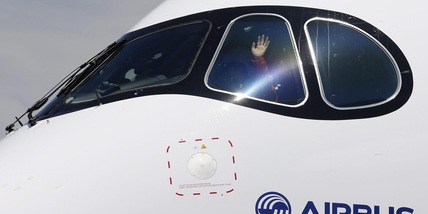 Los Angeles, uomo salta da un aereo in movimento all’aeroporto