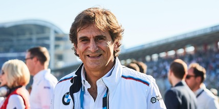 Zanardi, la moglie: “Comunica, ma non riesce ancora a parlare”