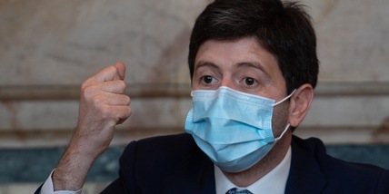 Speranza: "Campagna vaccinale positiva, pericolo nuove varianti"