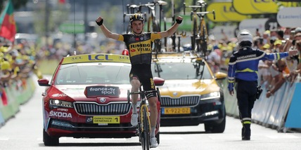 Tour de France, Kuss vince la 15esima tappa. Pogacar resta in giallo