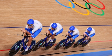Inseguimento a squadre, Italia in finale con record del mondo