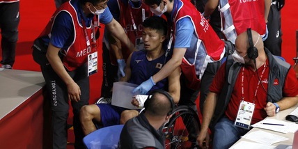 Pugile preso a pugni finisce sulla sedia a rotelle: per i giudici ha vinto. E' bufera