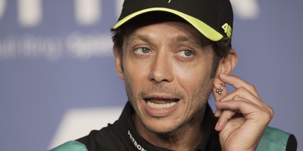 MotoGp, bookmaker sicuri: "Valentino Rossi sposerà Francesca Sofia Novello nel 2022"
