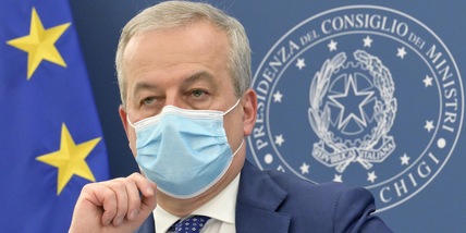 Covid, parla Locatelli: "In autunno mascherine Ffp2 su bus e metro"