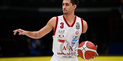 Olimpia Milano, Moretti ceduto in prestito a Pesaro