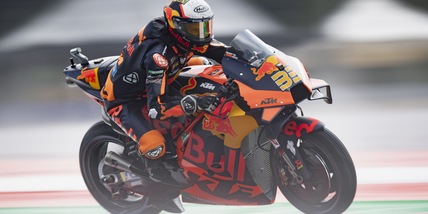 MotoGp: Binder vince una gara pazza in Austria davanti a Bagnaia, Rossi ottavo