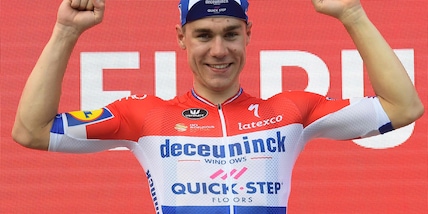 Jakobsen vince la 4ª tappa della Vuelta: Taaramae resta leader