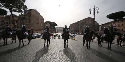 Roma, tre cavalli scappano da maneggio: recuperati dalla Polizia