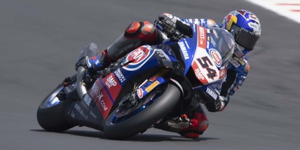 Superbike, Donington 2021: Razgatlioglu vince gara-2 e vola in testa alla classifica