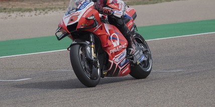 MotoGp, prove libere 2 Gp Misano: sotto la pioggia comandano le Ducati, Rossi 16°