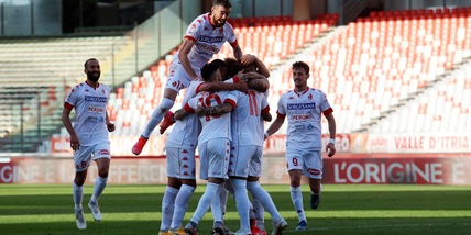 Serie C, Bari in fuga: 3-1 al Campobasso. Super Turris col Palermo