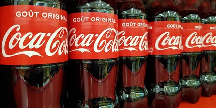 Beve una bottiglia di Coca-Cola e muore: clamoroso in Cina