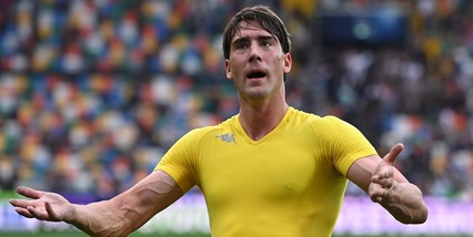 Fiorentina, Commisso offre a Vlahovic  diciotto milioni fino al 2025