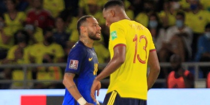 Neymar e Yerry Mina, la lite in campo finisce con un... "bacio"