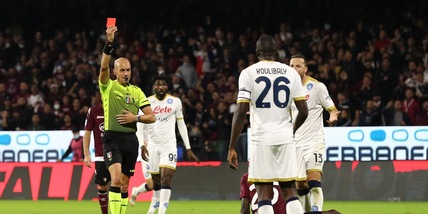 Salernitana-Napoli, la moviola: male Fabbri, Kastanos-rosso doveva vederlo lui