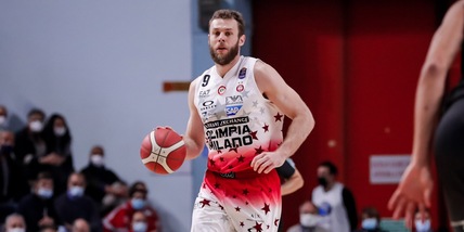 L'Olimpia vince ancora, Brindisi al secondo posto. Ok Napoli