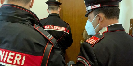 Entra al ristorante per rubare, ma si ubriaca e si addormenta: arrestato