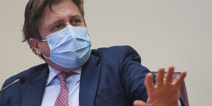Covid, Sileri: "Variante Omicron è un'incognita"