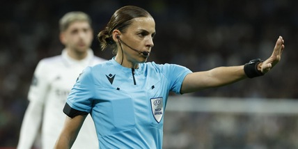 L'incredibile Frappart, quattro falli e tre rigori