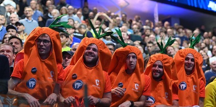 Sinner e i Carota Boys: chi sono e perché sono vestiti così