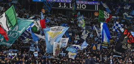 Derby di coppa con la Roma? La Lazio vende i biglietti, tifosi furiosi: il motivo