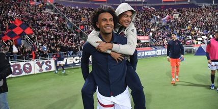 "Tutti pazzi per Zirkzee: è sfida Manchester United-Bayern"