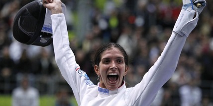 Scherma, il gesto eroico dell'atleta malata di tumore: crolla al suolo ma poi finisce la gara