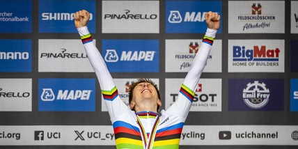 Pogacar nella leggenda: vince il Mondiale dopo oltre 50 km di fuga! "Non posso crederci"