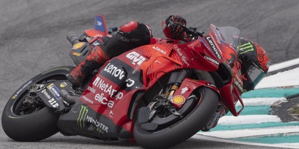 Bagnaia, che show: pole da record in Malesia