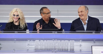 Sanremo 2025 conferenza stampa, Carlo Conti presenta il Festival dall'Ariston: cosa è stato detto