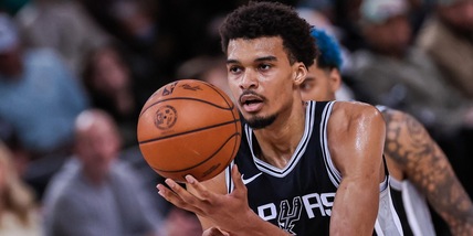 Wembanyama shock, trombosi venosa sulla spalla: stagione finita in Nba!