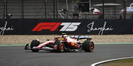 Il clamoroso caso del team radio mancato tra Hamilton e Ferrari, arrivano le scuse dopo il Gp di Cina: "Non volevamo..."