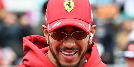 Hamilton e quel saluto al team fine gara: c'è un dettaglio che vale la pena sapere