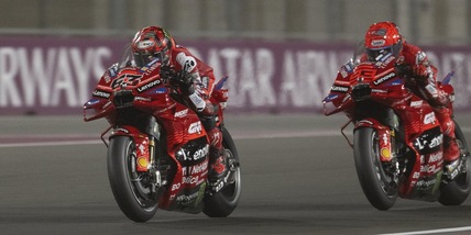 MotoGP, Bagnaia provoca Marquez: "Vecchio". Ma poi si spiega meglio