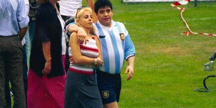 "Parlo con Maradona": la toccante confessione della moglie