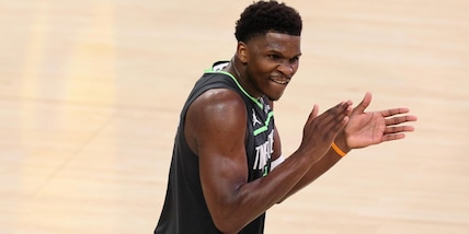 Nba, Minnesota batte Golden State e pareggia i conti in semifinale: brillano Edwards e Randle