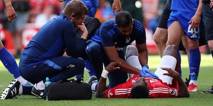 Nottingham Forest, paura per Awoniyi: operato d'urgenza dopo lo scontro sul palo