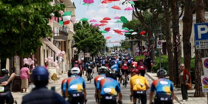 Giro d'Italia, il commento della quarta tappa: il gruppo ritrova il pubblico, Lidl-Trek giornata complicata
