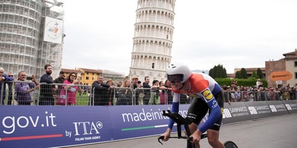 Giro d'Italia: Hoole vince la decima tappa, del Toro resta maglia rosa