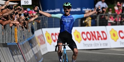 Giro d'Italia, vince Prodhomme. Del Toro, Carapaz: il duello continua!