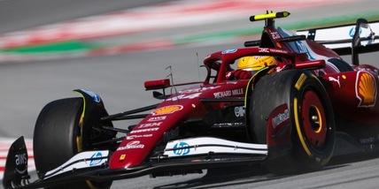 Hamilton durissimo nel team radio con la Ferrari: "Questa macchina è ..."