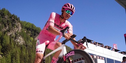 Giro d'Italia, il commento della diciannovesima tappa: il ritmo della Uae scoraggia gli avversari