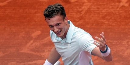 Lehecka fa un game con Sinner ed esulta, il pubblico impazzisce: cosa è successo al Roland Garros