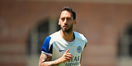 Inter, l'affare Calhanoglu scotta: il prezzo rischia di crollare